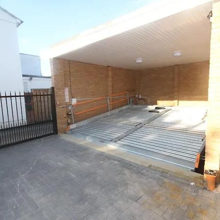 Holden Court Apartments -Apt 4 West Drayton  Exterior foto